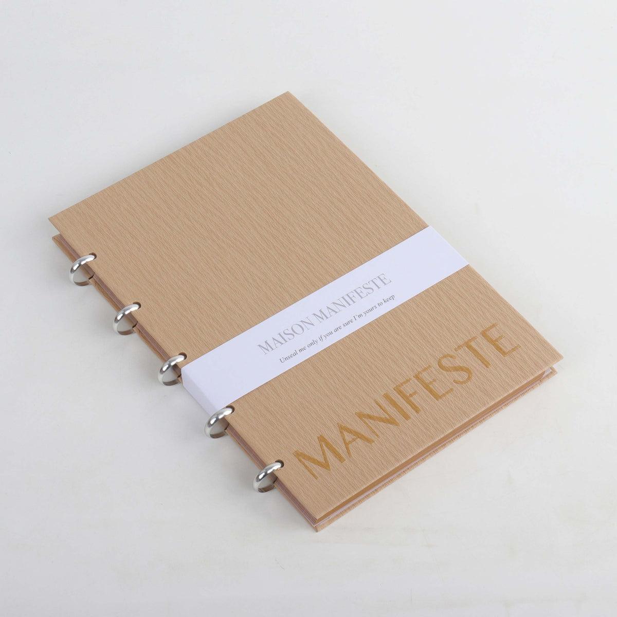 Maison Manifeste A4 refillable discbound notebook included in the executive gift set, Chai colorway